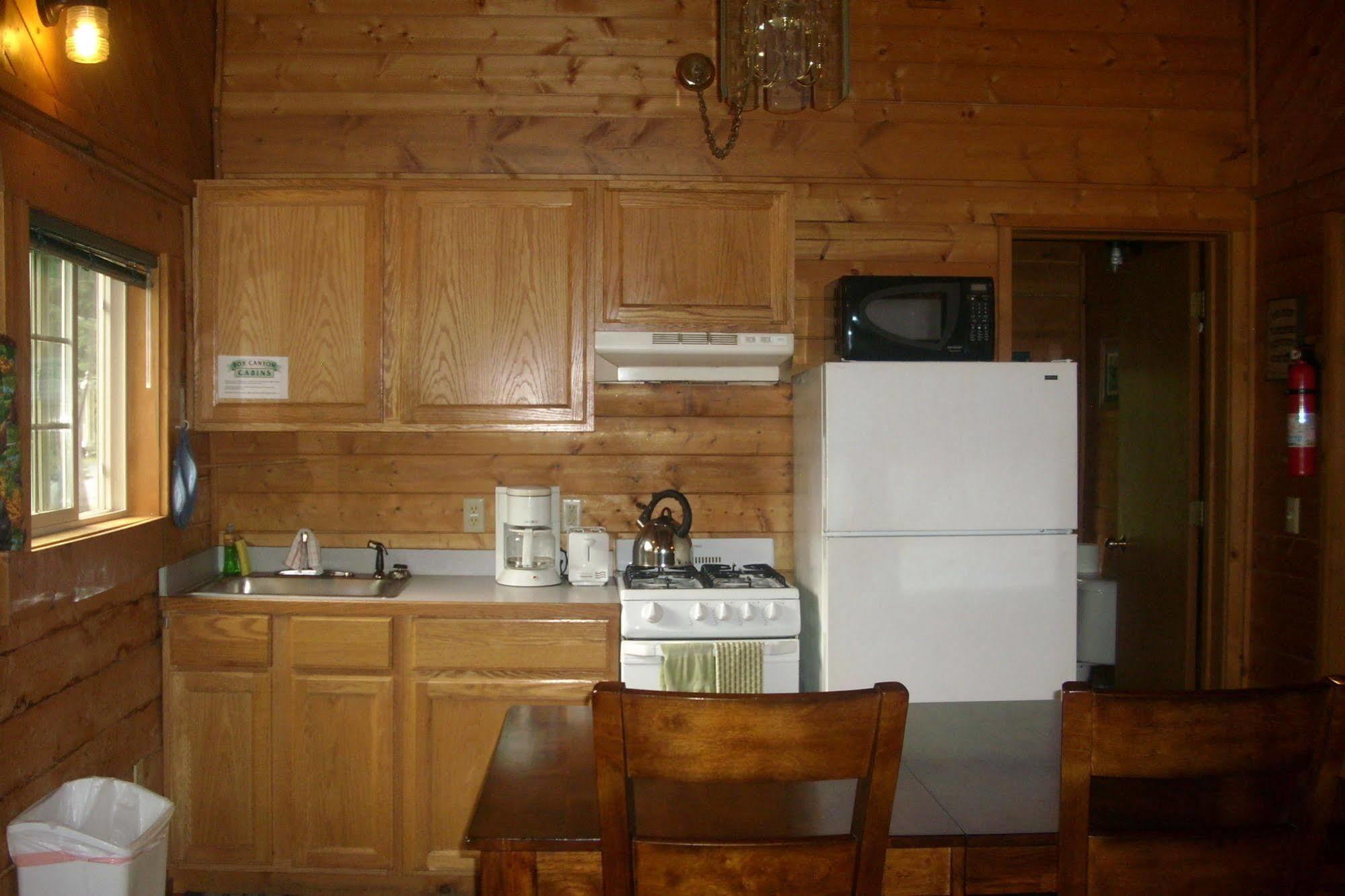 Box Canyon Cabins ซูเวิร์ด ภายนอก รูปภาพ